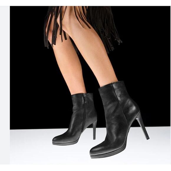 Nine West Fudgeit Black Leather Stiletto Heel Inside Zip Buckle Ankle Booties 8 - Picture 1 of 12